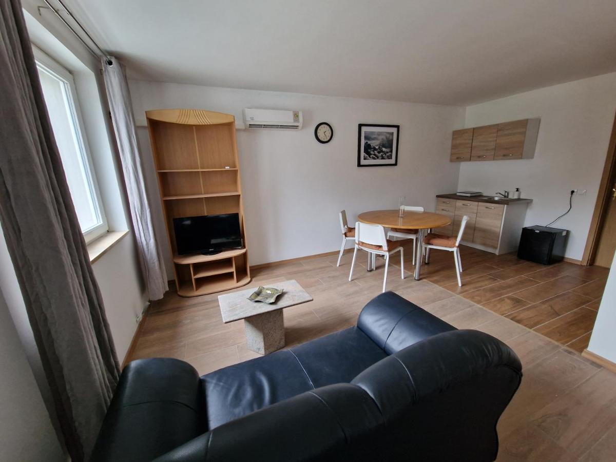 Origo Rooms And Apartments Stahovica 외부 사진